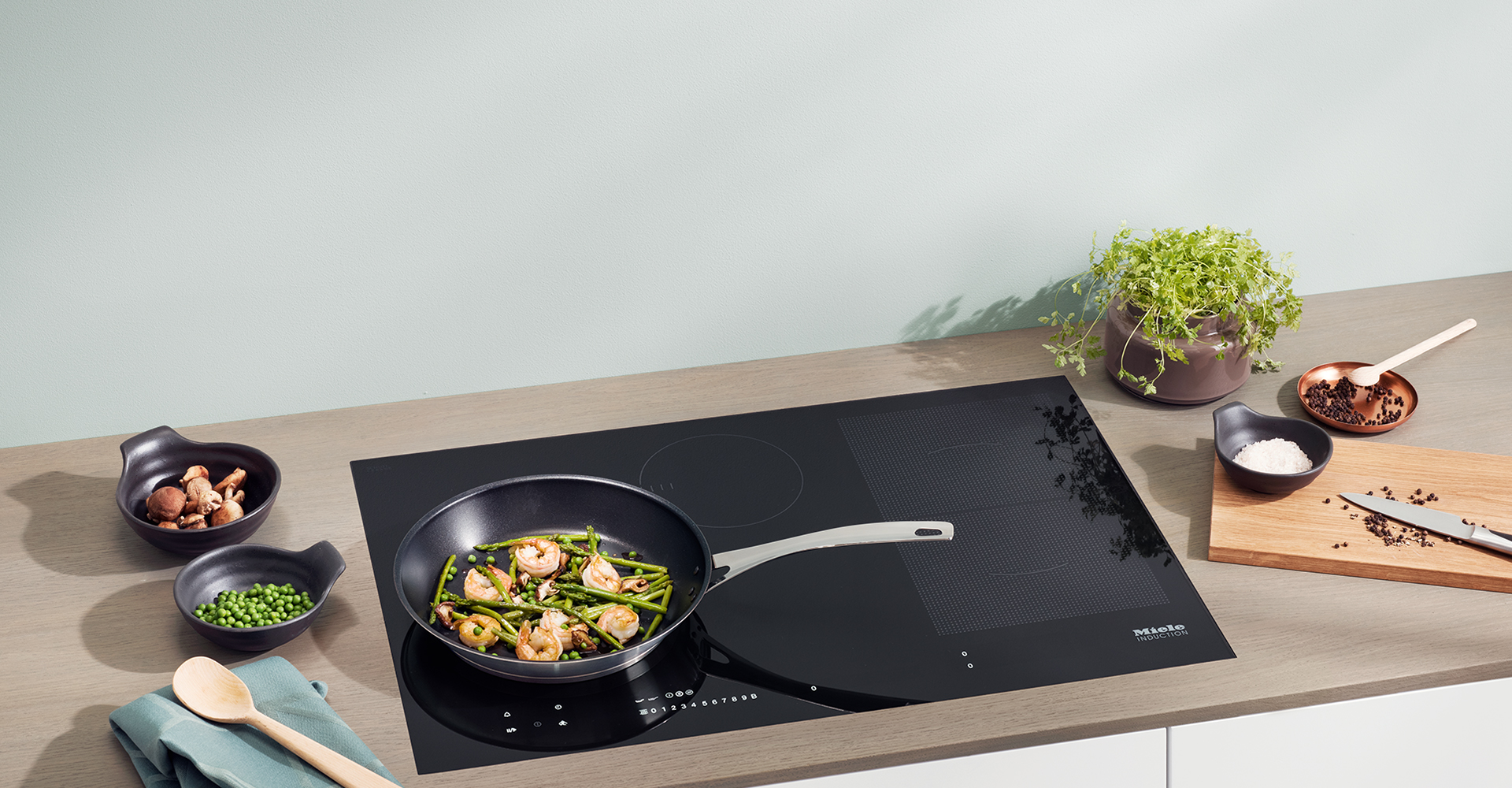 The new induction hob with TempControl » Miele